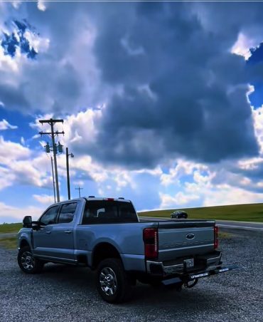 ford-super-duty-truck-lift-and-tow-system-outdoor